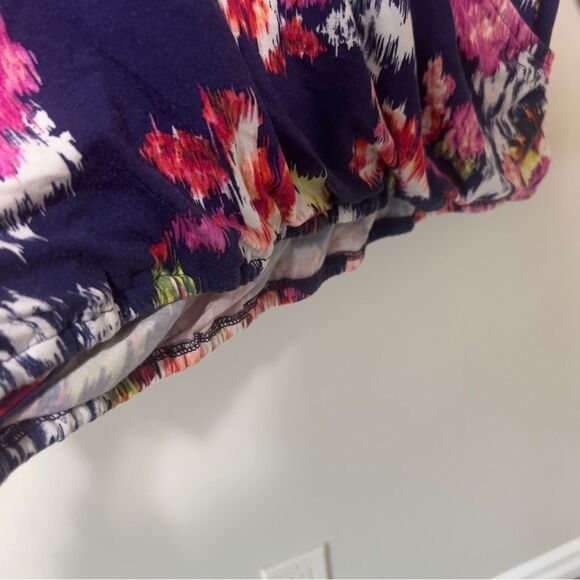 Loveappella Plus Size Surplice V-neck Wrap Front Floral Blouson Top Size 1X. - Picture 9 of 10